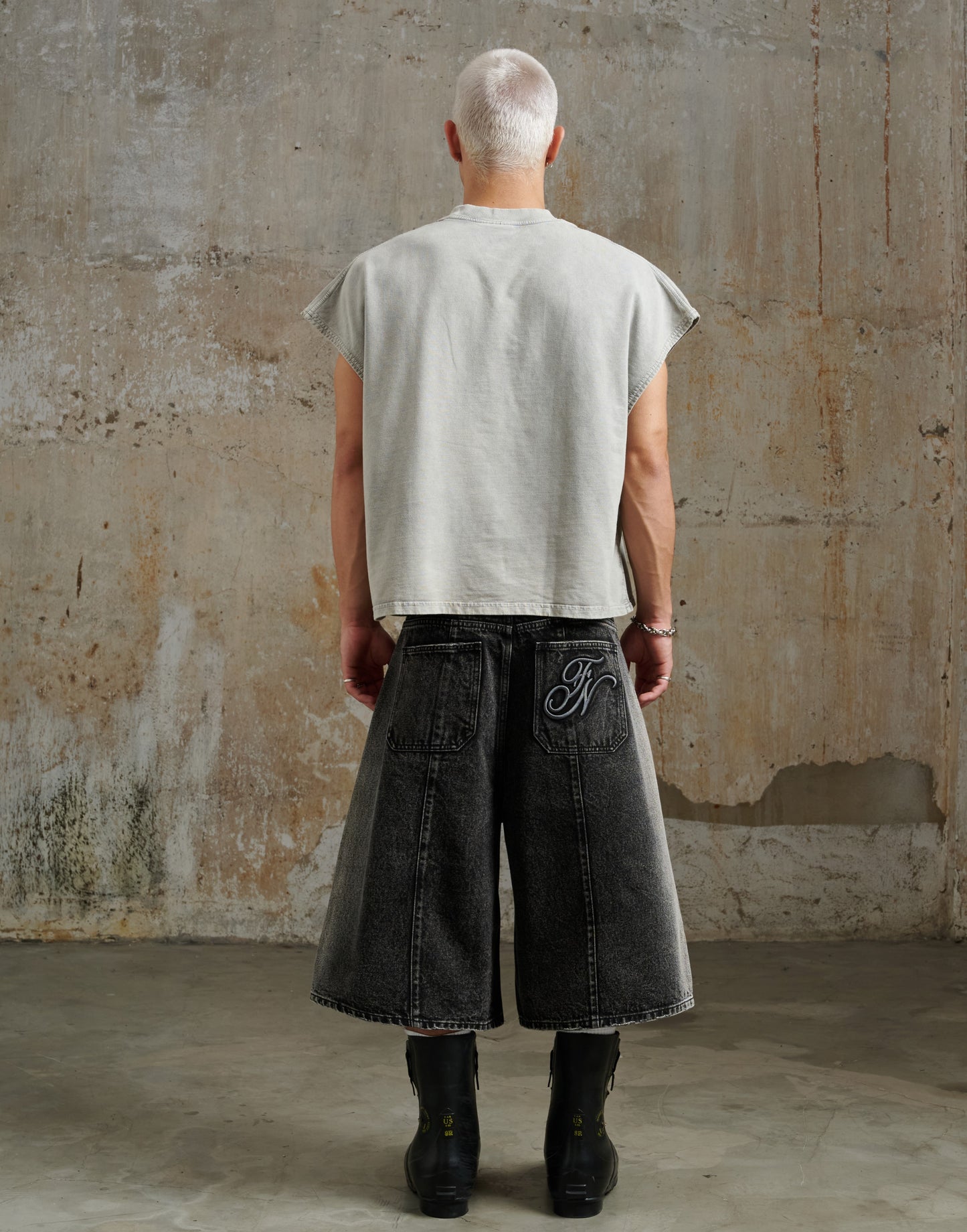 BSJ4- "FNOSVERSE" BAGGY JORTS WASH - BLACK