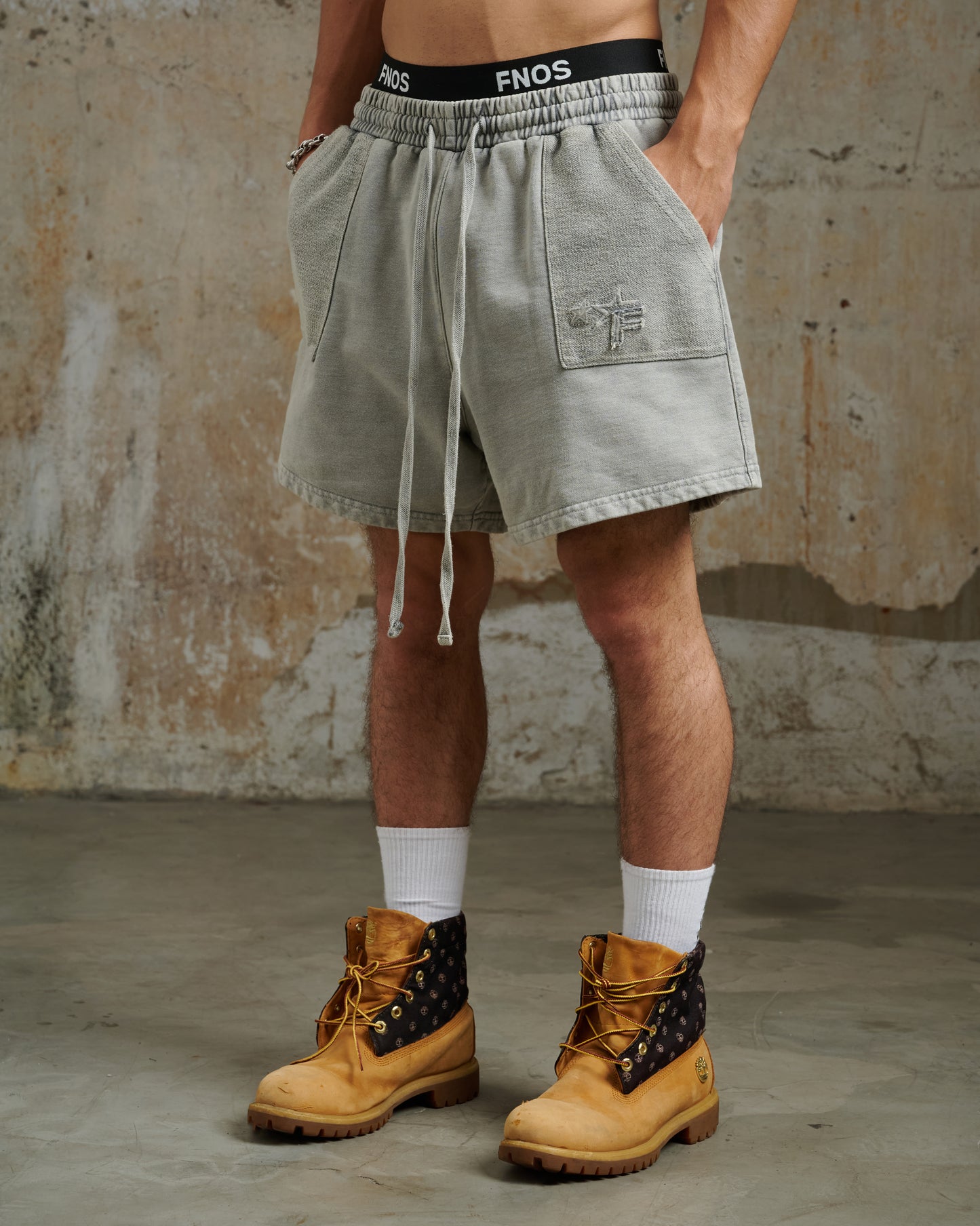 SNW7 - FNOS WASHED SHORT - GRAY