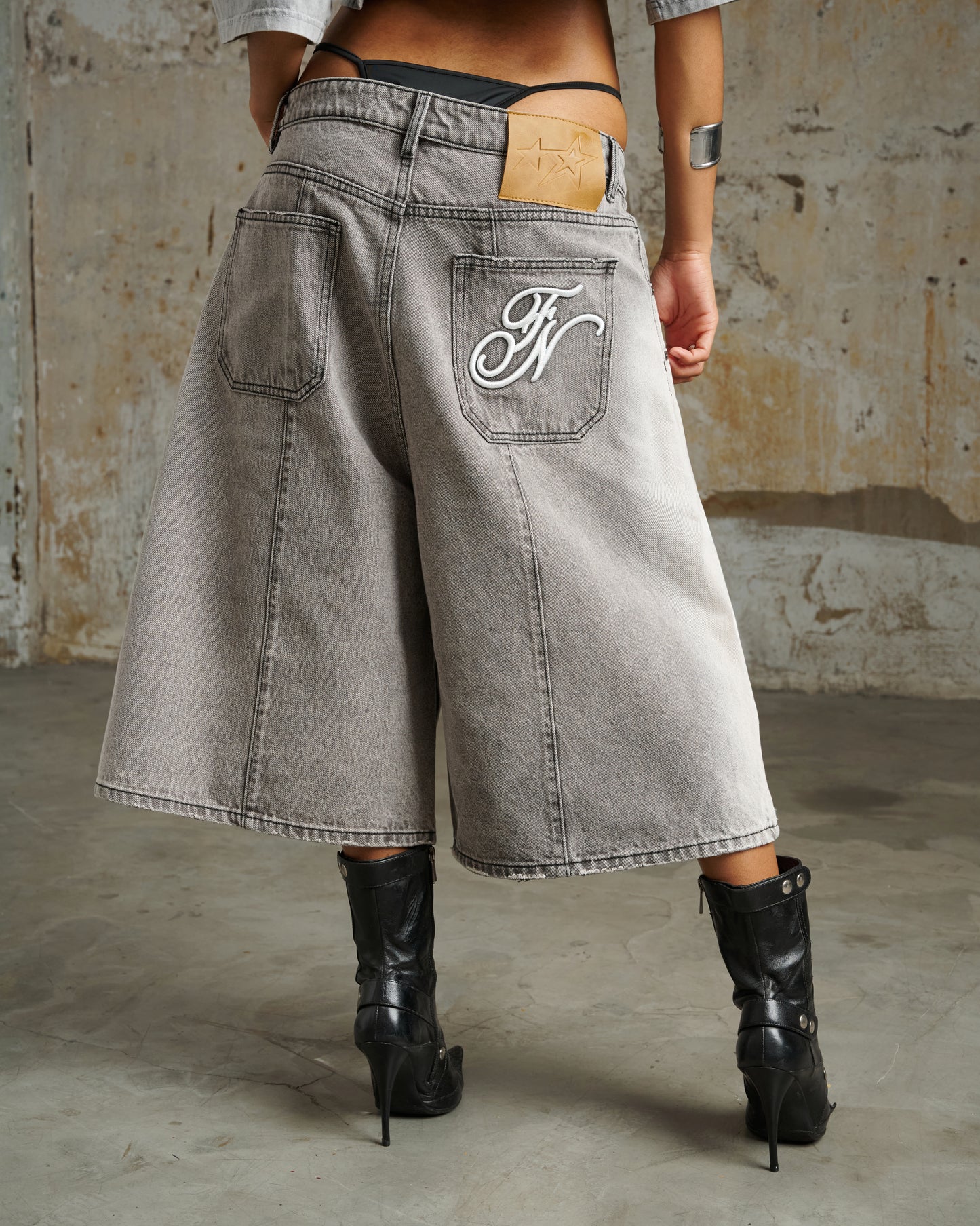 BSJ5 - "FNOSVERSE" BAGGY JORTS WASH - GREY