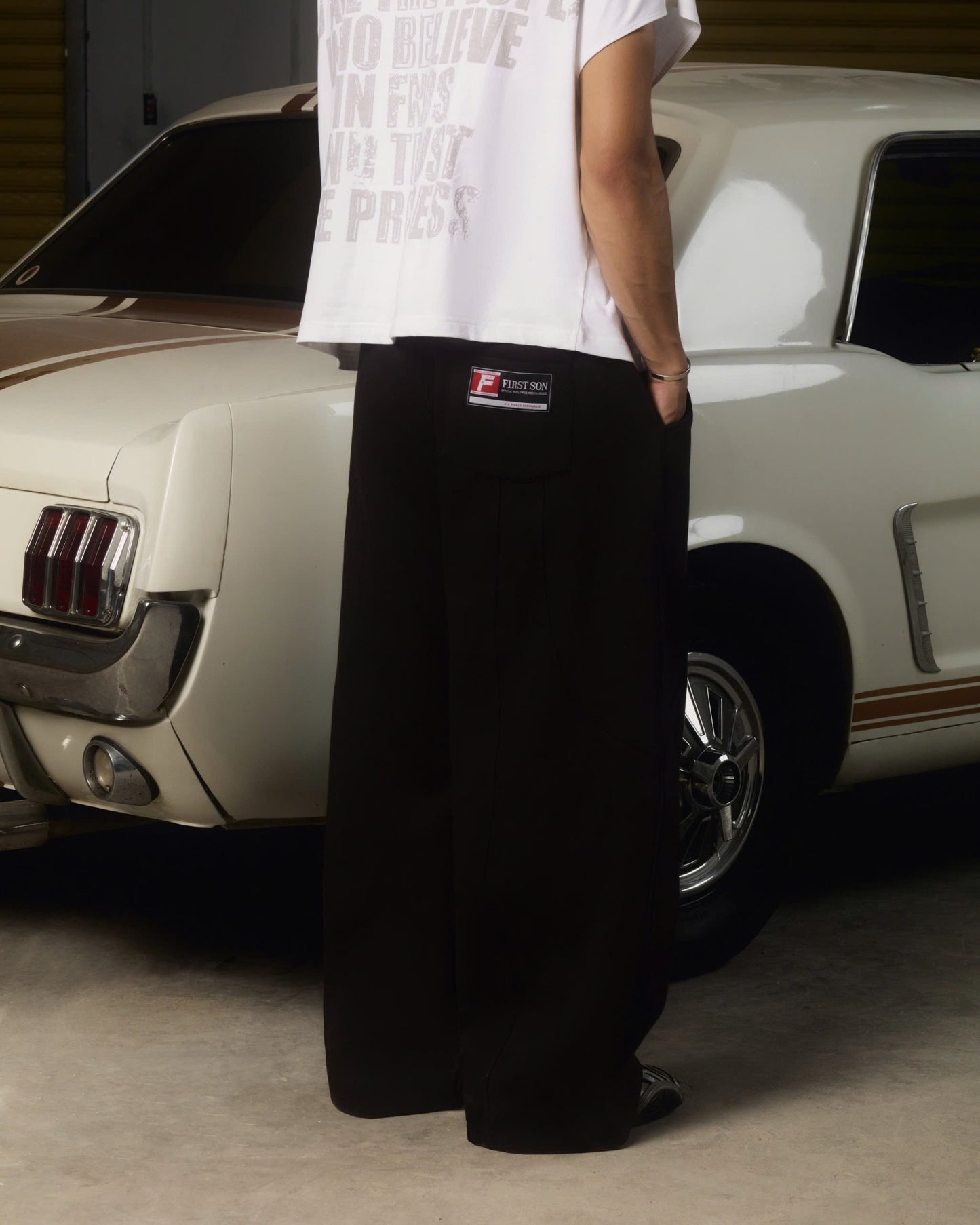 JGN6 - "BALANCE" SWEAT PANTS - BLACK